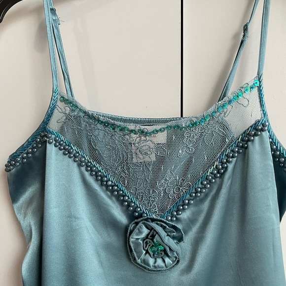 Turquoise sleeveless Top - Picture 3 of 3
